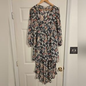 Love fire Dress grey Floral Long Sleeve hi low hem size small